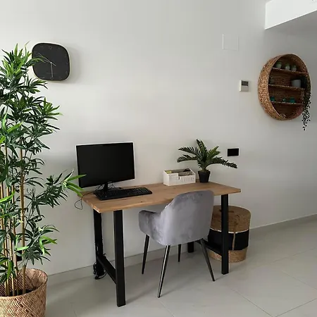 Apartament 2 Bed At Hills With Great Sea Views! *