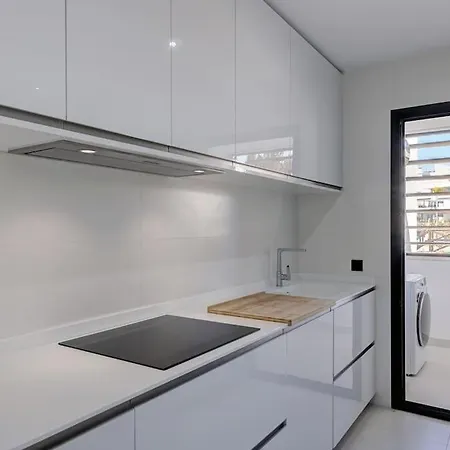 2 Bed At Hills With Great Sea Views! Apartment